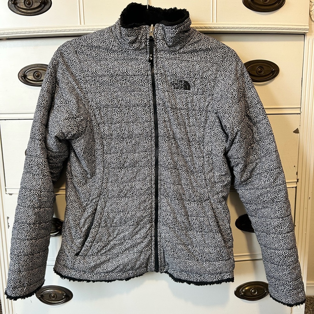 Girls North Face reversible jacket xl 18